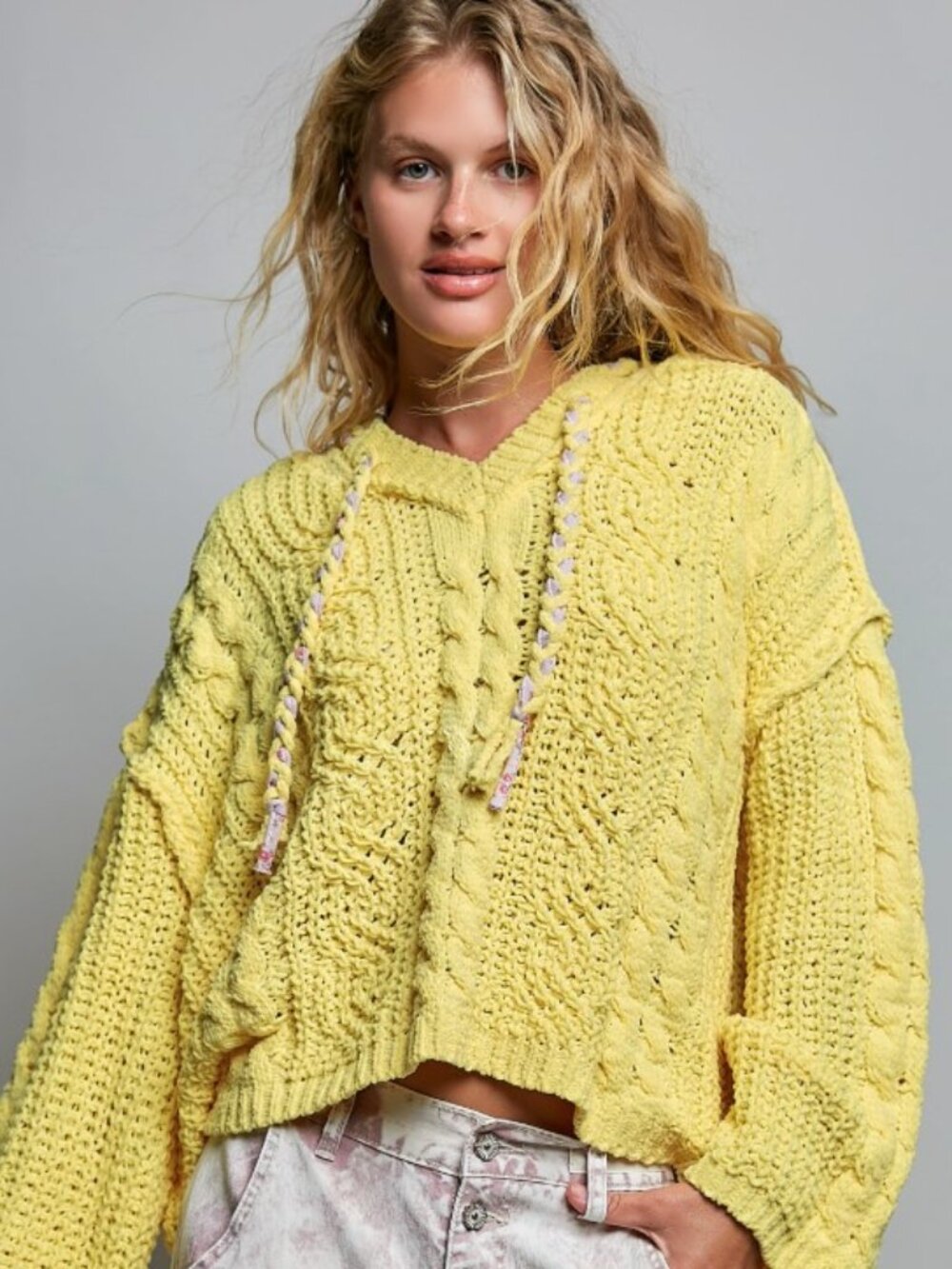 POL v-neck hoodie, long sleeve, roomy fit top in chenille pullover PINEAPPLE